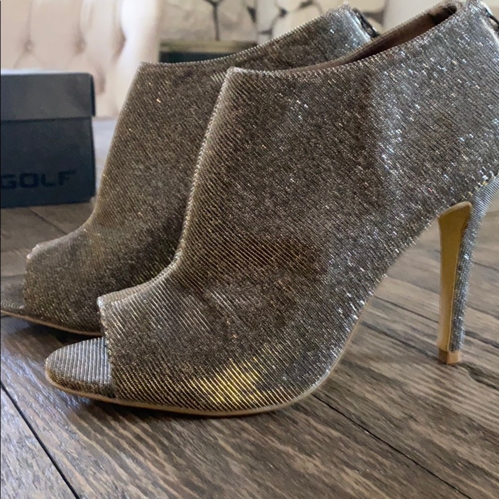 Brand new metallic peep toe heels